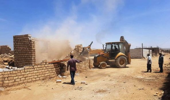 محافظ أسوان يكلف رؤساء المراكز والمدن بإستكمال أعمال إزالة التعديات على أراضى أملاك الدولة  Oao44