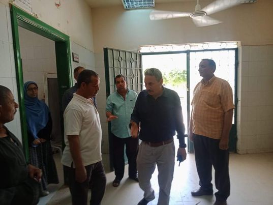  رئيس مركز أبوقرقاص يتفقد الوحدة الصحية بقرية منسافيس  Yiao28