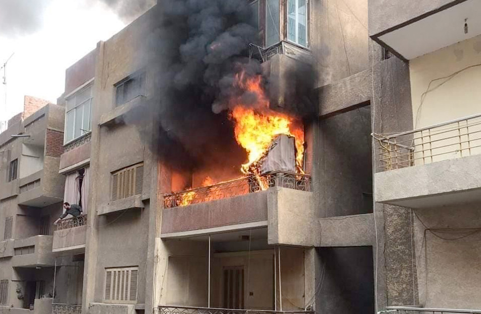 انتداب المعمل الجنائي لفحص آثار حريق نشب بشقة سكنية بالعمرانية Yoa122