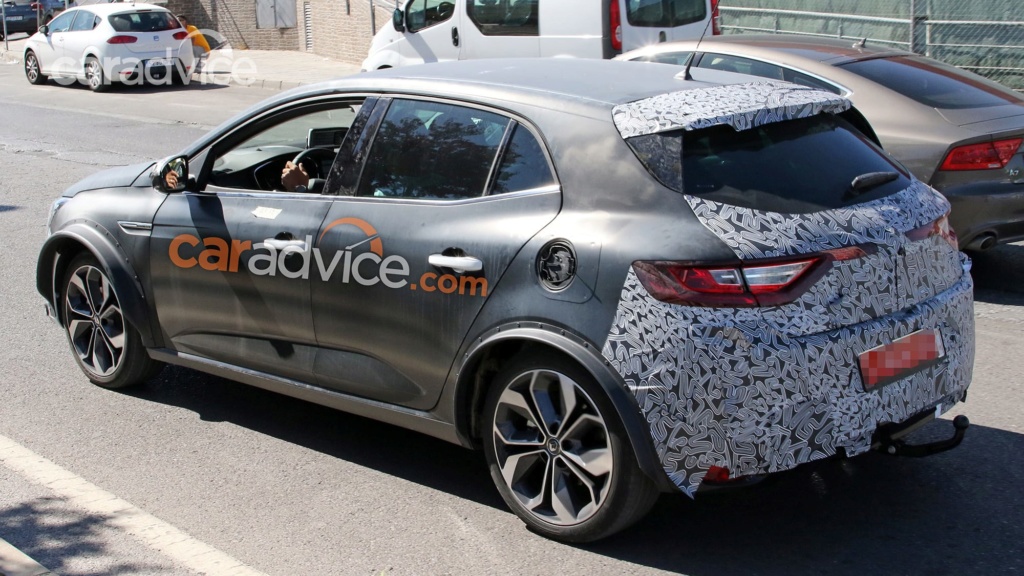 2019 - [Renault] Megane IV restylée  - Page 10 Lwdxrl10