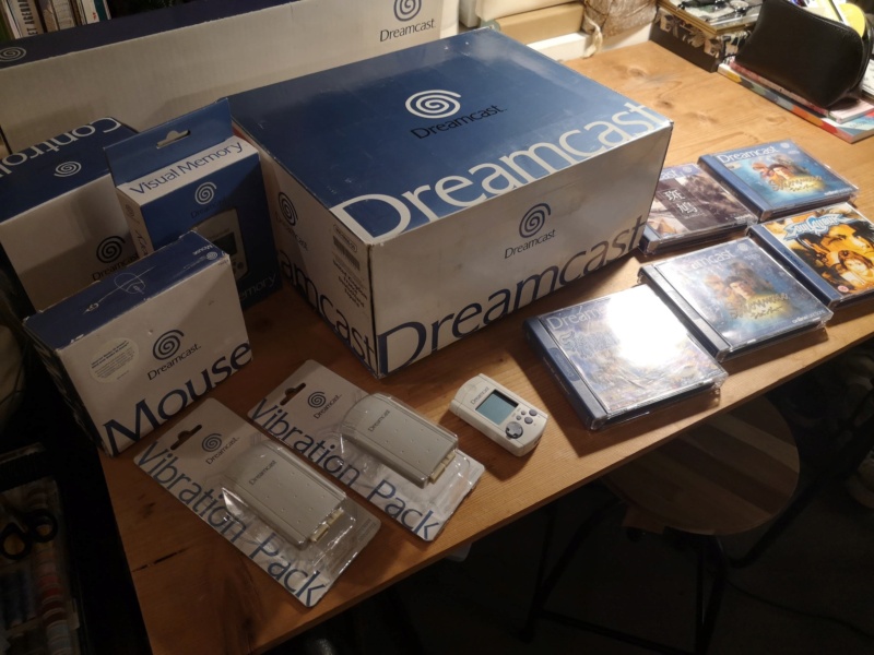 [Est] Lot Dreamcast console et accessoires en boite avec jeux! 12083010