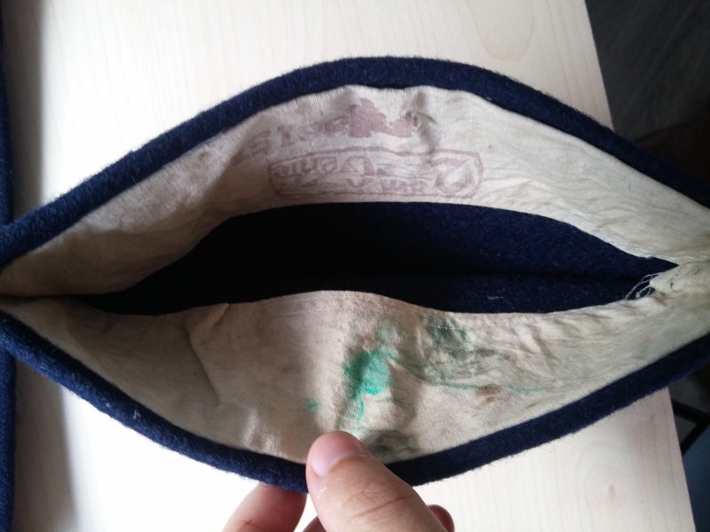 Le bonnet de police  1znagj10