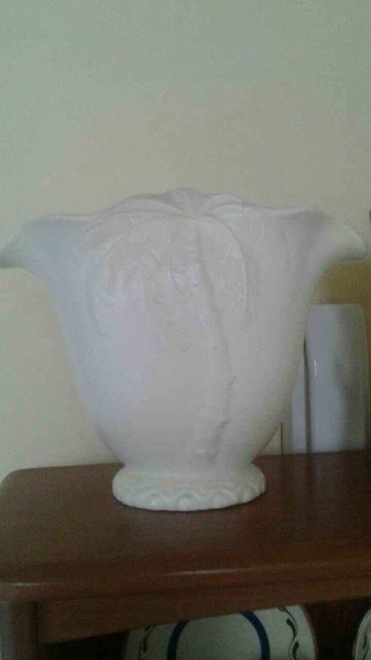 Interesting vase - CL? 12019510