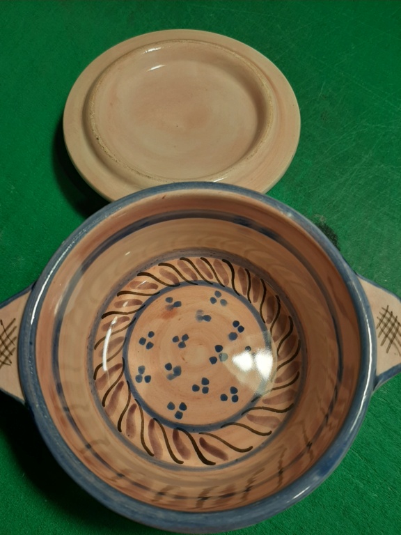 Trying to find information on these ceramic pieces 20201216