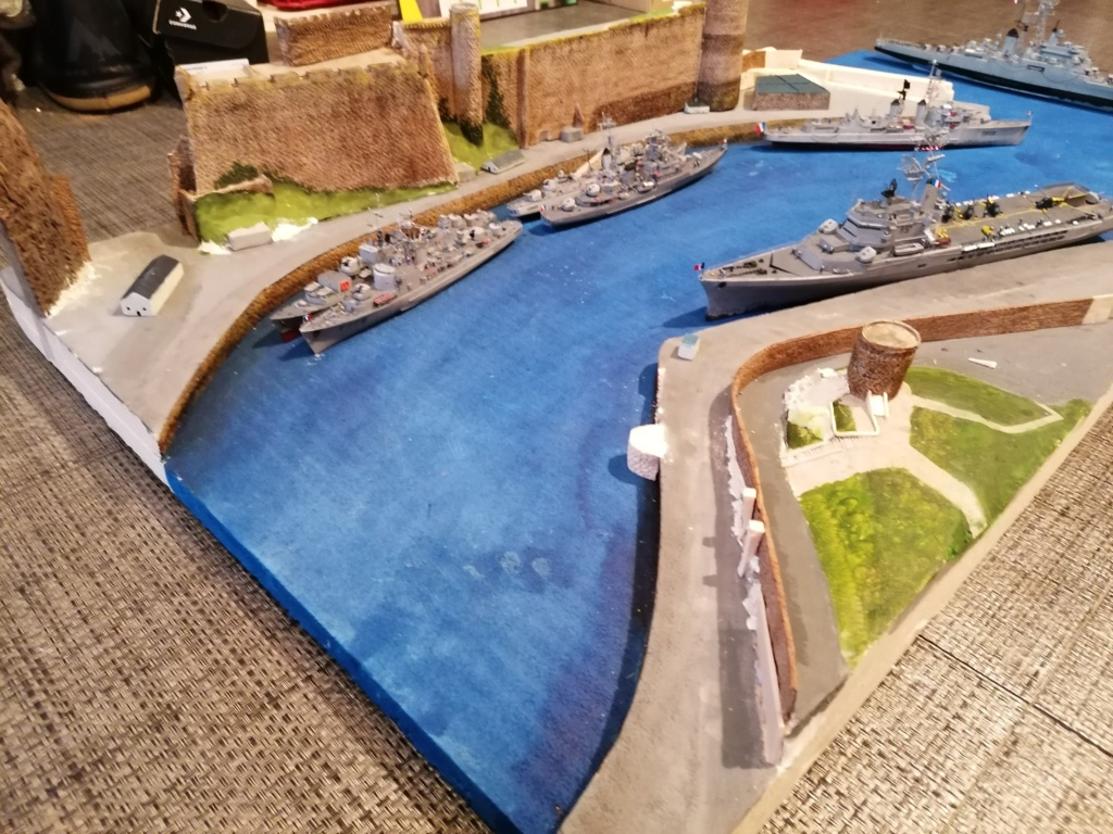 Dio : Port militaire de Brest fin années 60 [scratch 1/400°] de Tomcat Img_2359