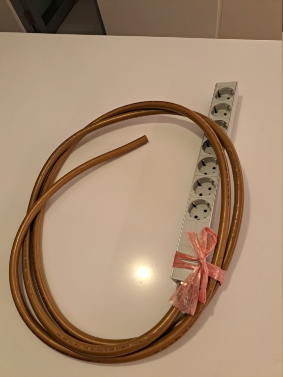 Van Den Hul The Mainstream Hybrid power cable 20220812