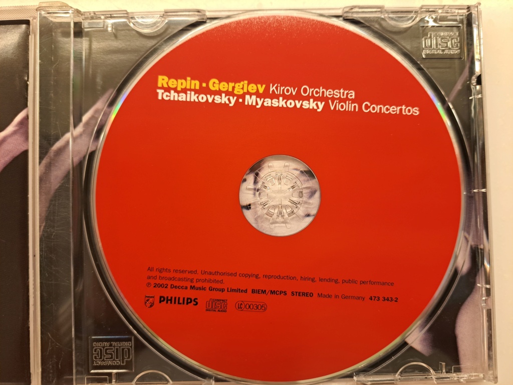 Tchaikovsky / Myaskovsky: Violin Concertos. Vladimir Repin, piano. Valery Gergiev, Kirov Orchestra.  2002 Decca Music. Made in Germany 20230476