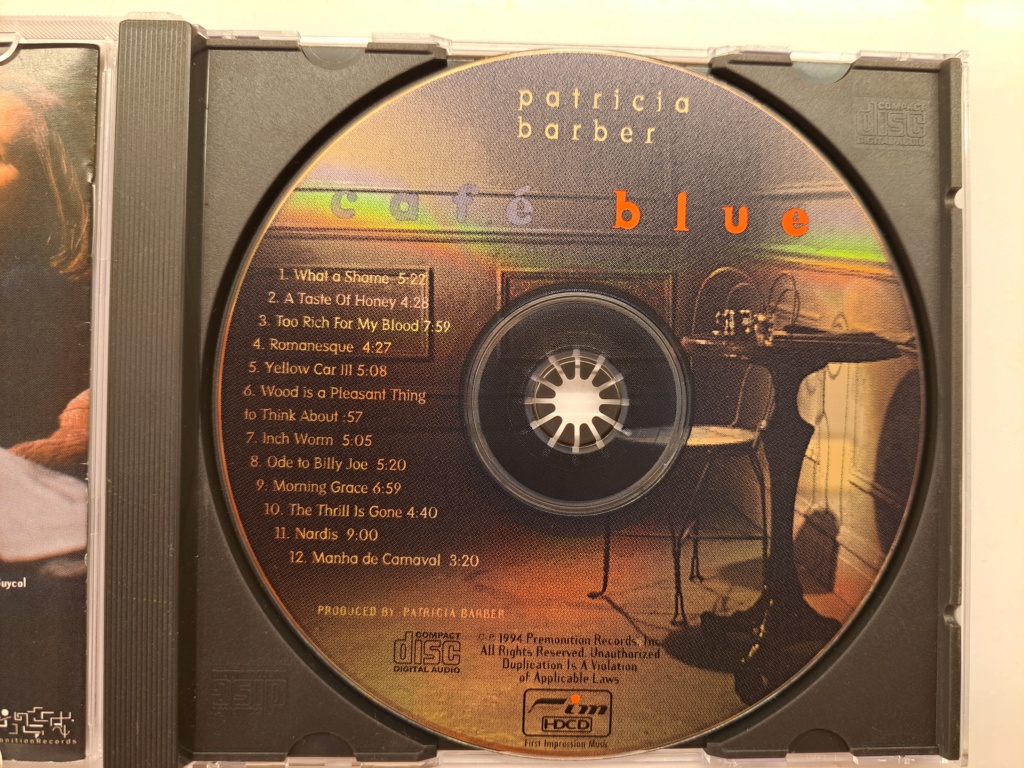 FIM CD 010    - Patricia Barber- Cafe Blue  - HDCD 24K Gold cd  - 1997 FIM, Remastered by Winston Ma of FIM   - Made in USA  20230857