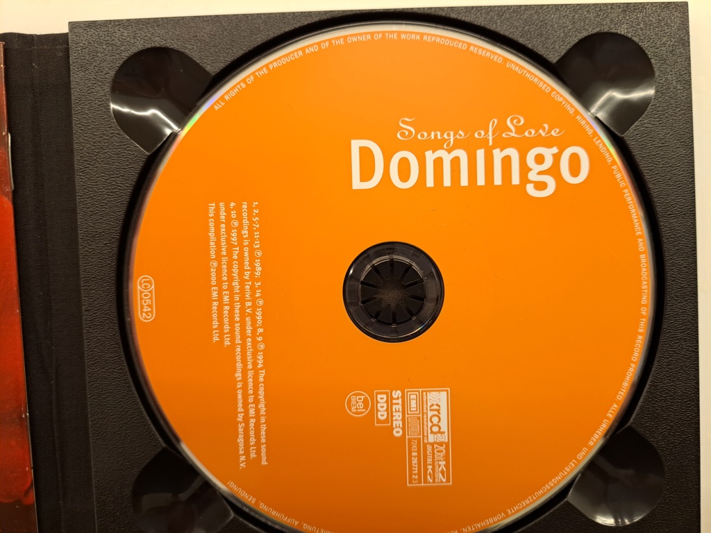 XRCD2.  Songs of Love - Domingo. Plàcido Domingo. 2000 EMI Records. Mastering and manufactured by JVC of Japan 20231089