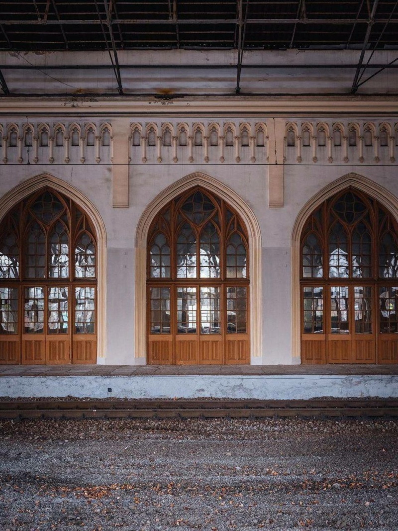 Удивительной красоты вокзал «Новый Петергоф» Phot1718