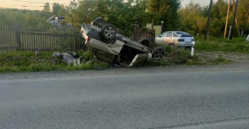 В Красноуфимске водитель попал в ДТП, когда объезжал кошку  Photo352