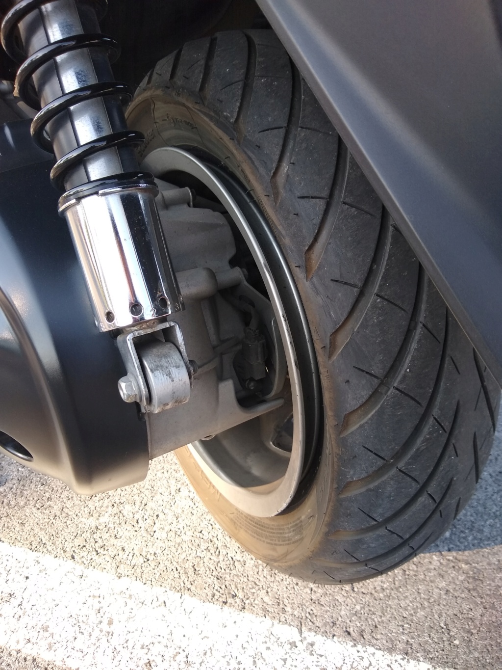 rear tire/wheel valve failure Img_2024