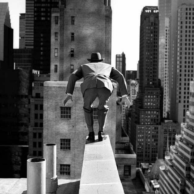 Cюрреалистичные черно-белые произведения американского фотографа Родни Смита Photo130