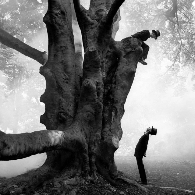 Cюрреалистичные черно-белые произведения американского фотографа Родни Смита Photo131