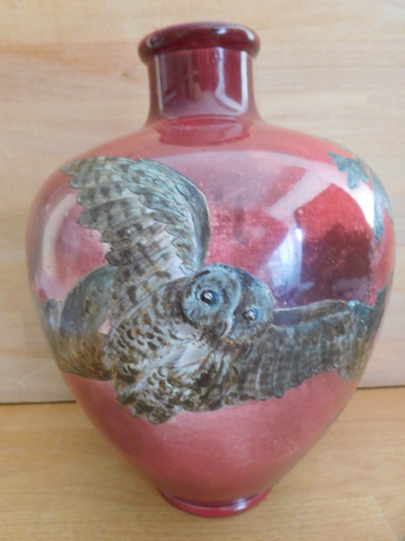 Help Identifying the Artist of this Bretby Owl Vase Dscn0311