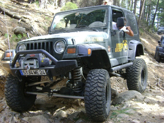 CJRA 7 - Le Raid Jeep en Corse! du 20 au 24 mai 2009 - Page 2 Dsc01218