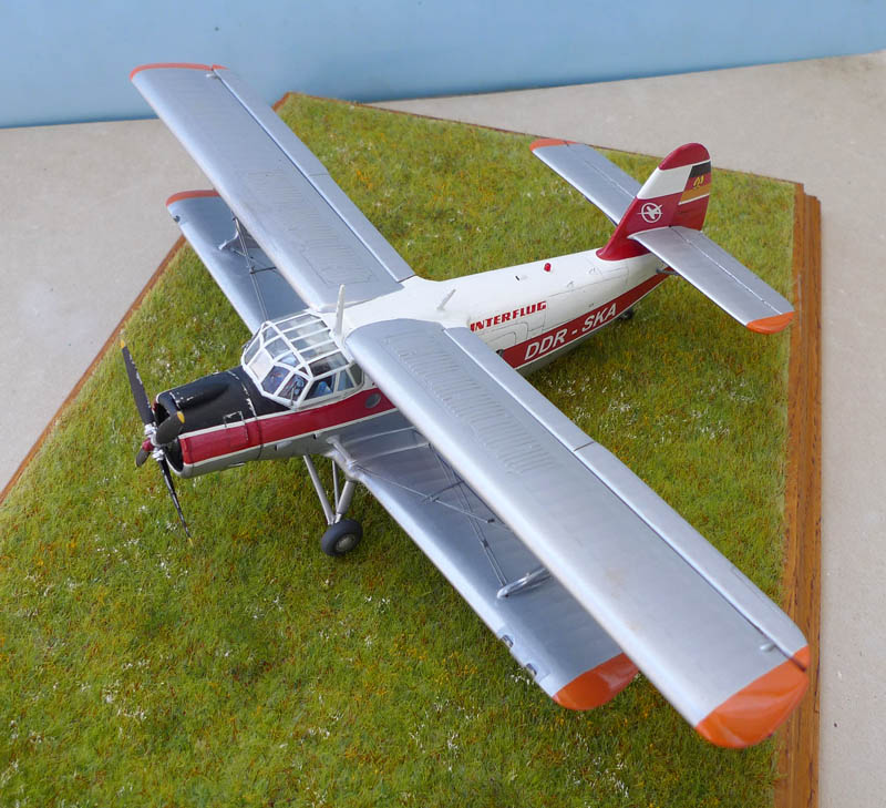 [Italeri] Antonov 2 "Interflug". Ant2_011