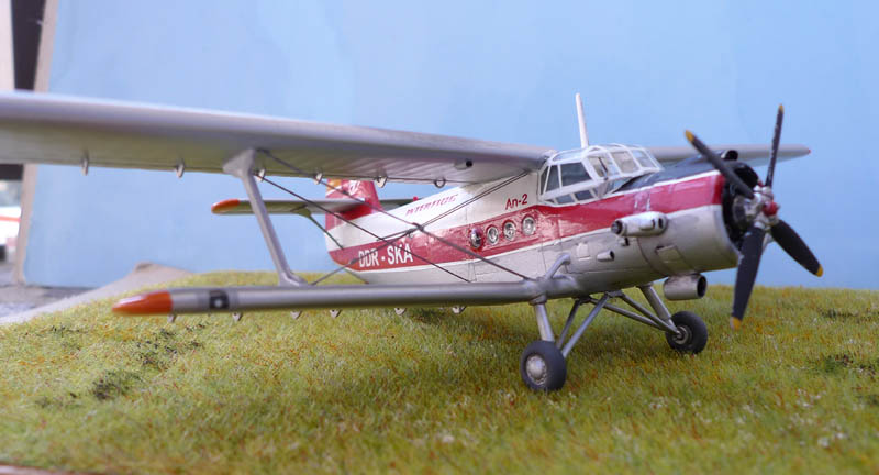 [Italeri] Antonov 2 "Interflug". Ant2_015