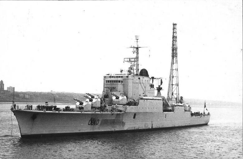 Croiseur anti-aérien C610 DE GRASSE version atomique MURUROA conversion Cadet 1/1400ème Réf 49023 De_gra11
