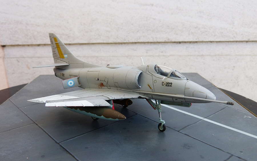 [Airfix] "El Tordillo de las Malvinas" - A-4P Skyhawk Argentin.   FINI.  P1520725