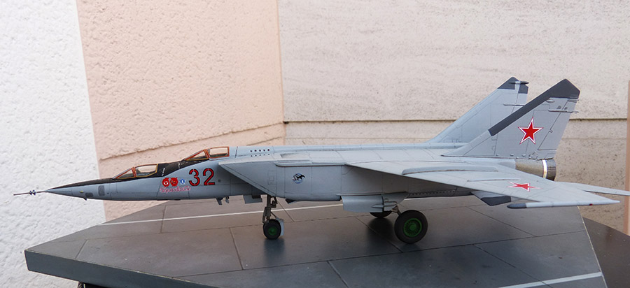 *1/72 Mig 25 RU - ICM - - Page 2 P1530130