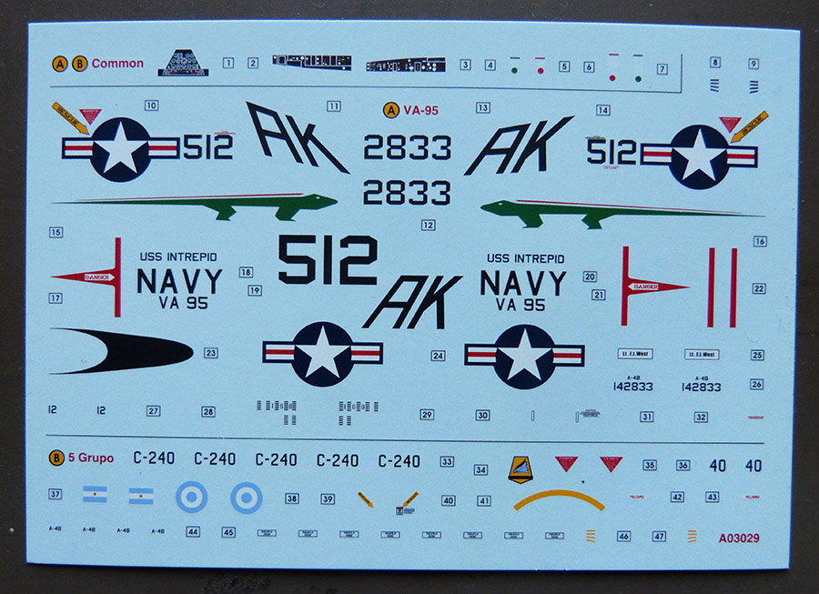 [Airfix] "El Tordillo de las Malvinas" - A-4P Skyhawk Argentin.   FINI.  Sky_0411