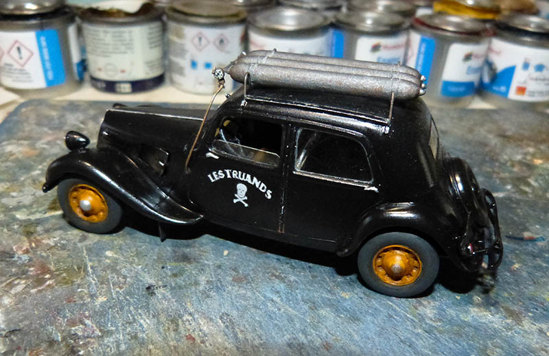 (1/43e) Citroen Traction 11CV "Les Truands" en 1944.     Ref : 80159 - Page 2 Tract102