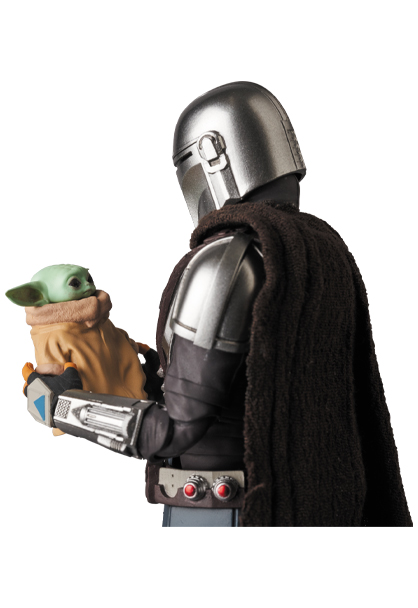 The Mandalorian Beskar Armor & The Child Figure - Medicom 0154_210