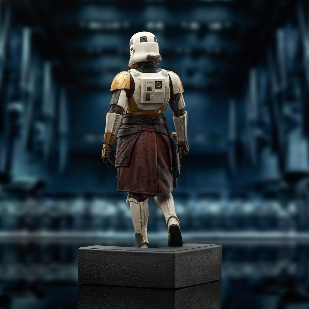 Captain Enoch Premier Collection Statue Star Wars: Ahsoka Gentle Giant Capta122
