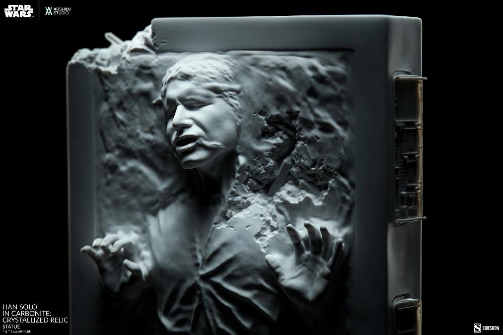 Han Solo in Carbonite Crystallized Relic Statue - Sideshow  Han_so71