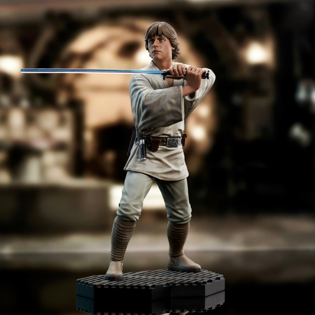 Star Wars: A New Hope - Luke Skywalker (Training) Milestones Statue Luke_s55