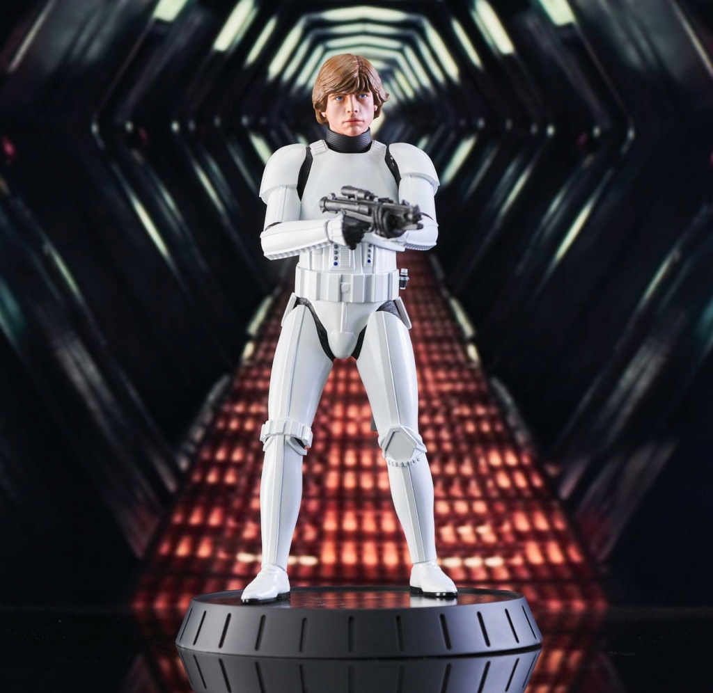 Luke Skywalker (in Stormtrooper Disguise) Milestones Statue - Gentle Giant Sw_sto23