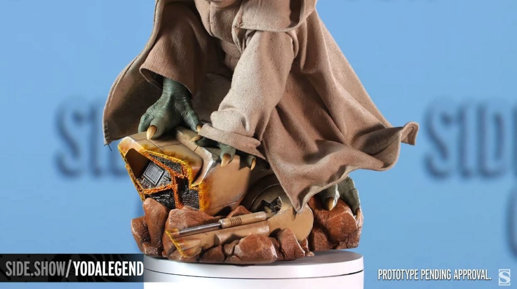 Yoda Legendary Scale Star Wars Figure - Sideshow Yoda_l15