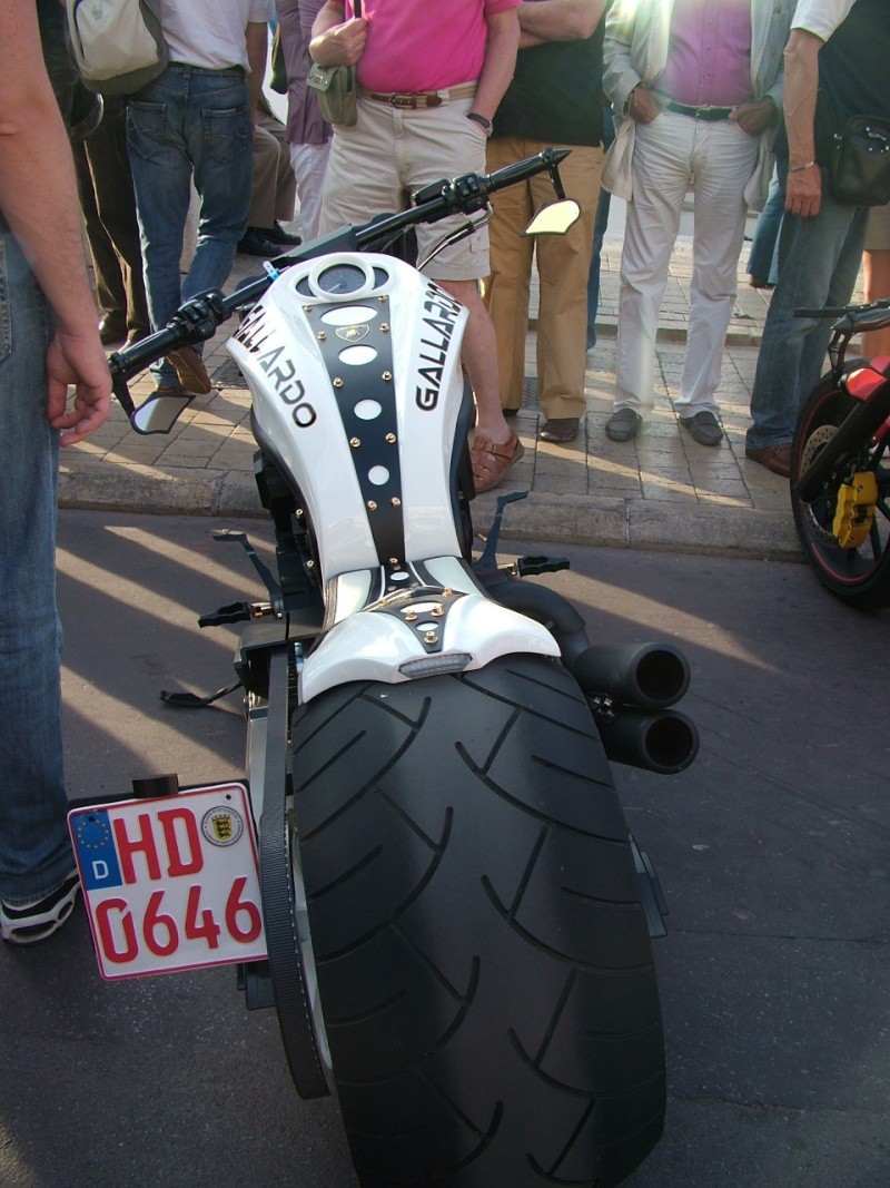 rassemblement Harley à St Tropez  ENORME! Dscf1524