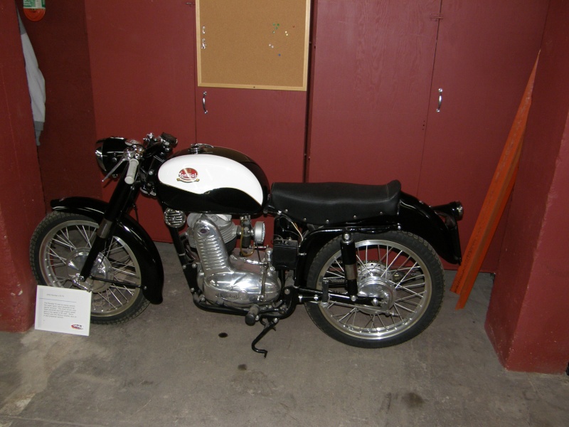 vintage moto P2020223