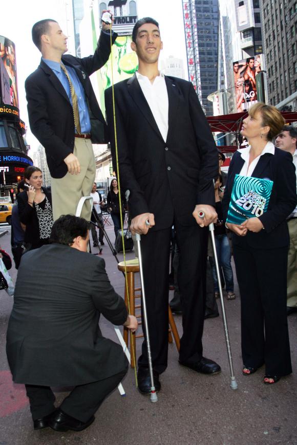L'uomo più alto del mondo ! Sultan10