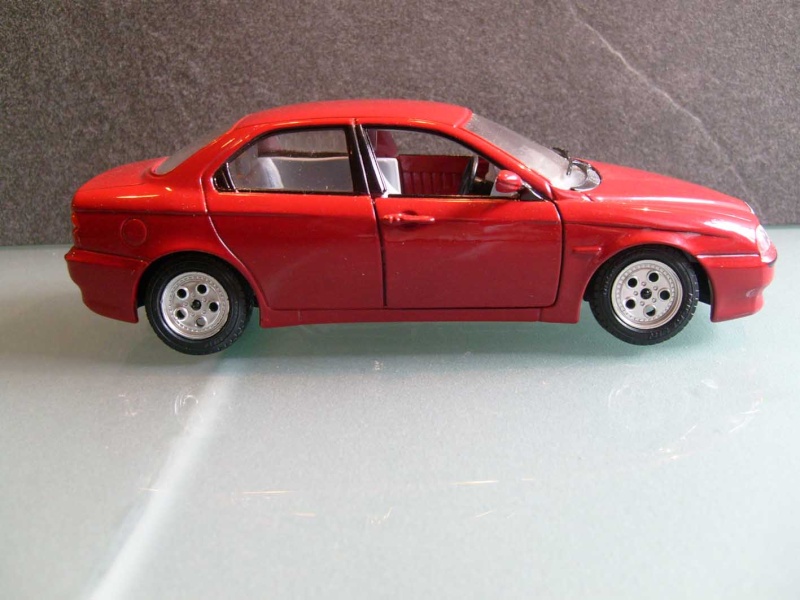 Modell in 1:24 und 25 Alfa Romeo S6307122