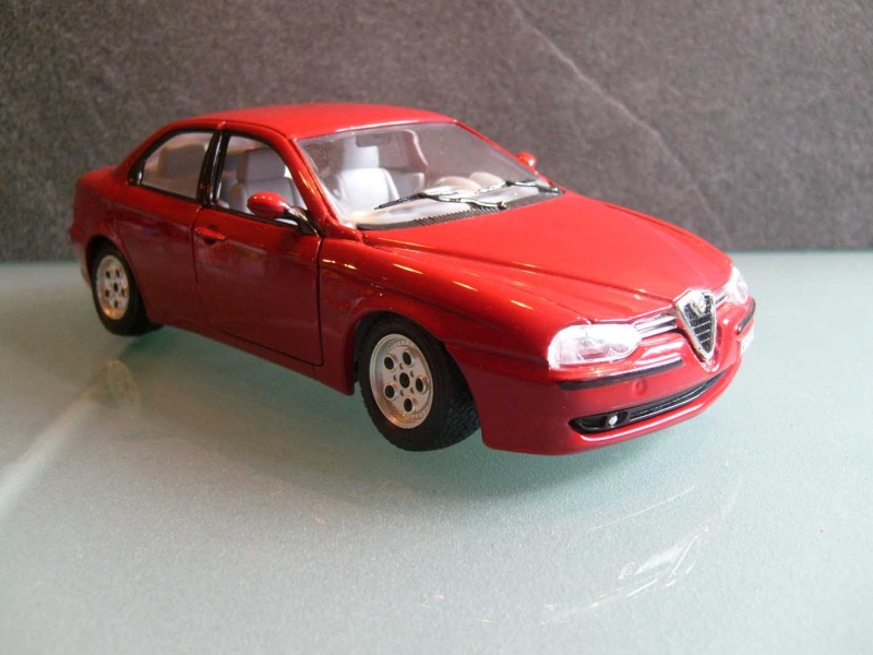 Modell in 1:24 und 25 Alfa Romeo S6307123