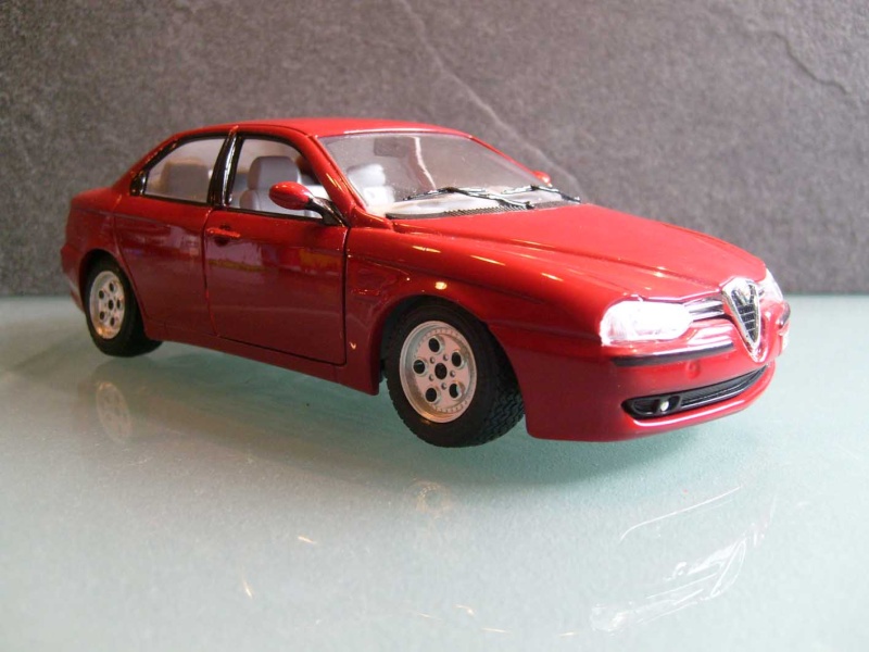 Modell in 1:24 und 25 Alfa Romeo S6307127