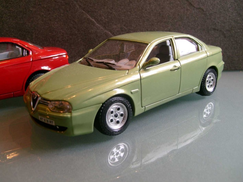 Modell in 1:24 und 25 Alfa Romeo S6307144