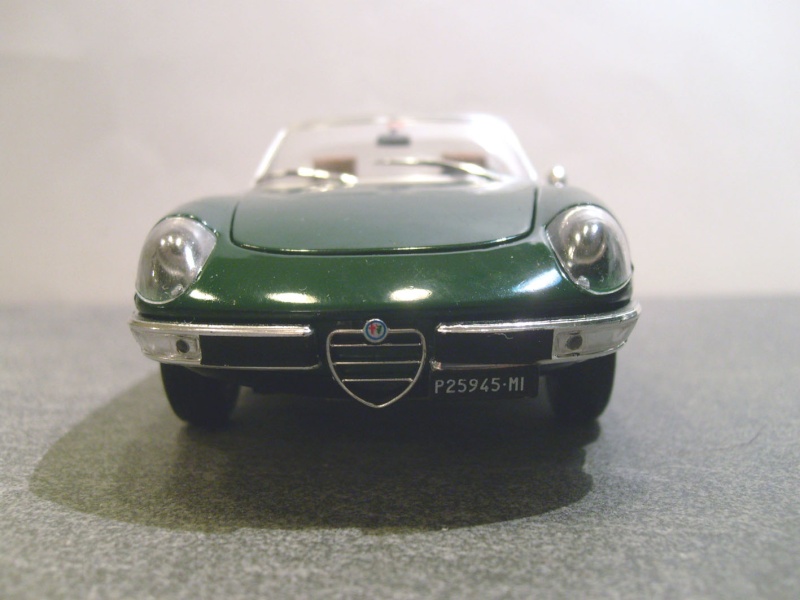 Modell in 1:24 und 25 Alfa Romeo S6308019