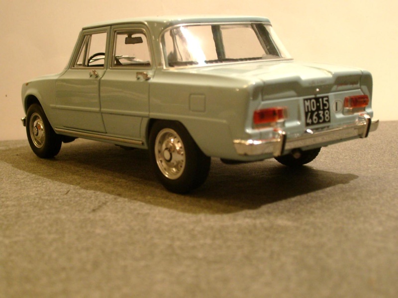 Modell in 1:24 und 25 Alfa Romeo S6308146