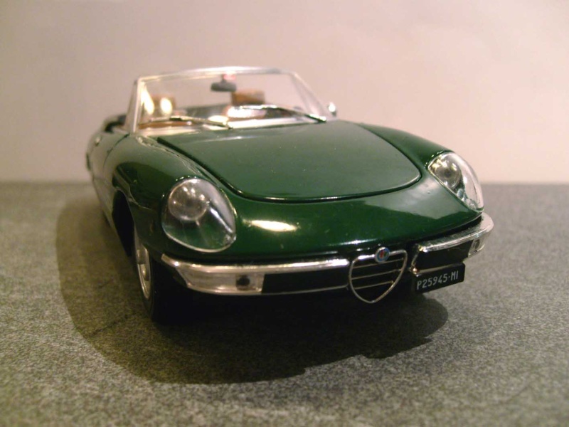 Modell in 1:24 und 25 Alfa Romeo S6308179