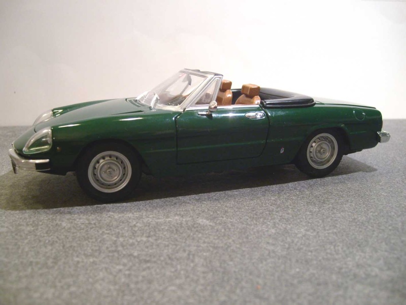 Modell in 1:24 und 25 Alfa Romeo S6308193