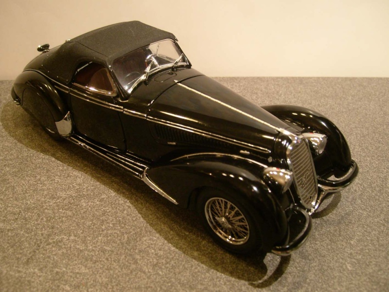 Modell in 1:24 und 25 Alfa Romeo S6308247