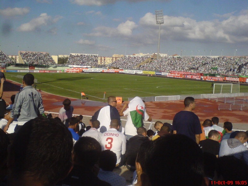 صور من أحداث المباراة التي جرت بين المنتخب الوطني الجزائري والمنتخب الرواندي Dsc00011