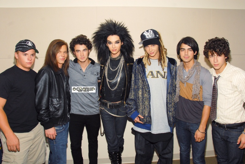 [#7 Photos de la semaine] Tokio Hotel avec d'autres groupes & stars - Page 3 Jonas-10