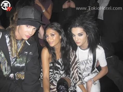 [#7 Photos de la semaine] Tokio Hotel avec d'autres groupes & stars - Page 3 Nicole10