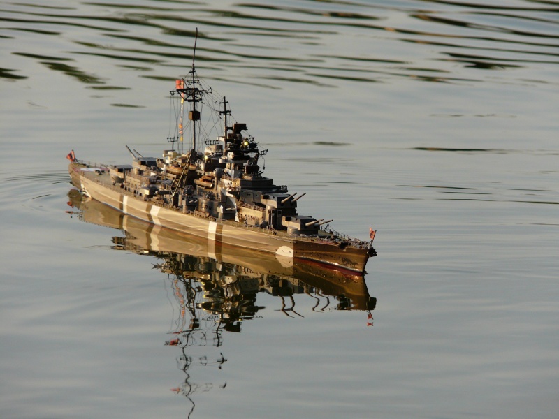 Schlachtschiff Bismarck 1:360 P1060913