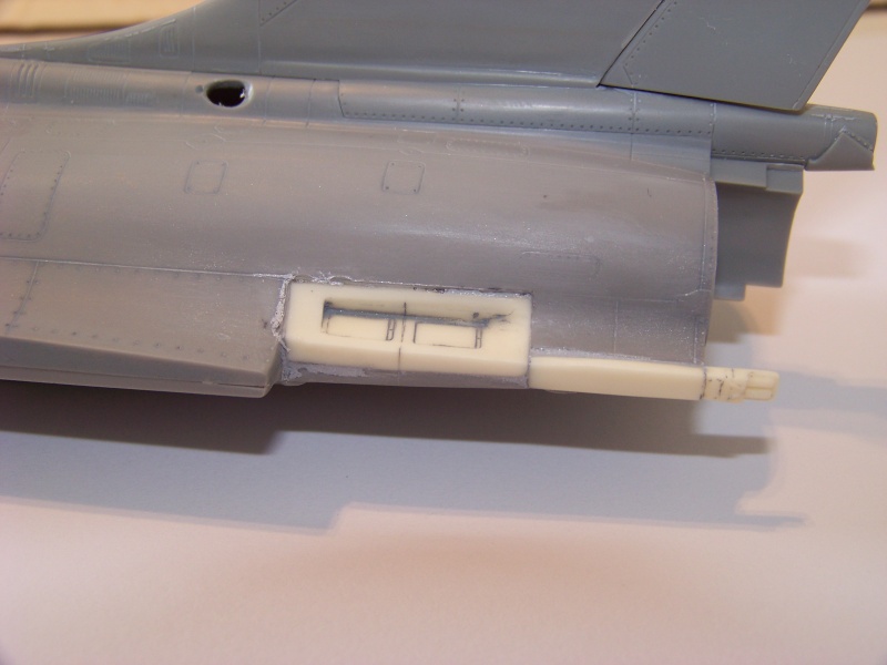 Rafale M + Set resine Skyraider  Revel 1/48 100_1615